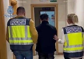 Operación policial 'Góndola' en Sevilla: pillan a un grupo criminal de Nápoles que estafaba en la venta de teléfonos y relojes inteligentes