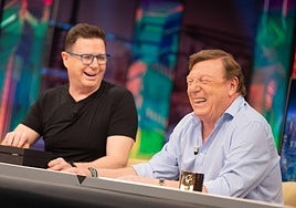 Los Morancos mandan un contundente mensaje a la política española y presentan el 'partido' de Antonia y Omaíta: «A los jóvenes le vamos a dar todos los pisos de Airbnb»