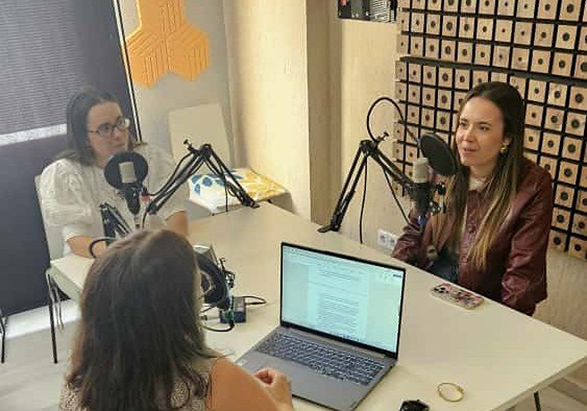 Ángela y Reyes Queraltó