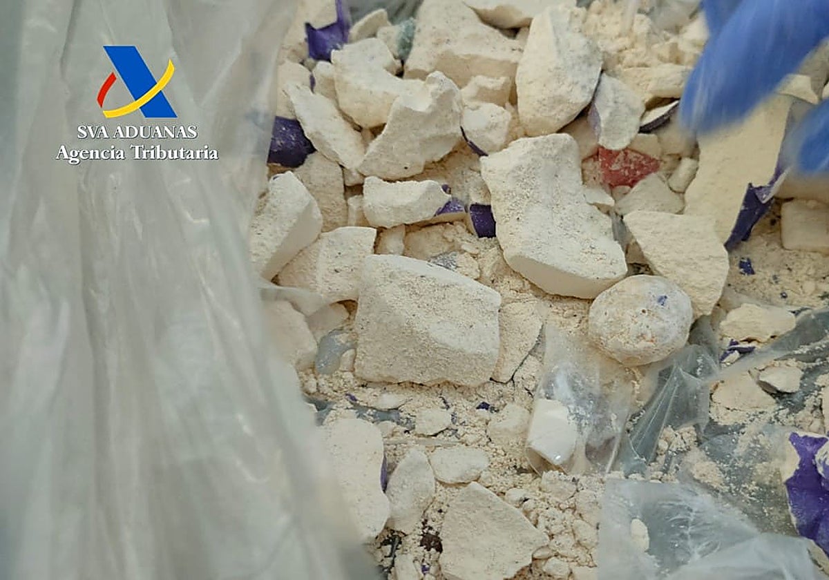 Droga intervenida en uno de los paquetes