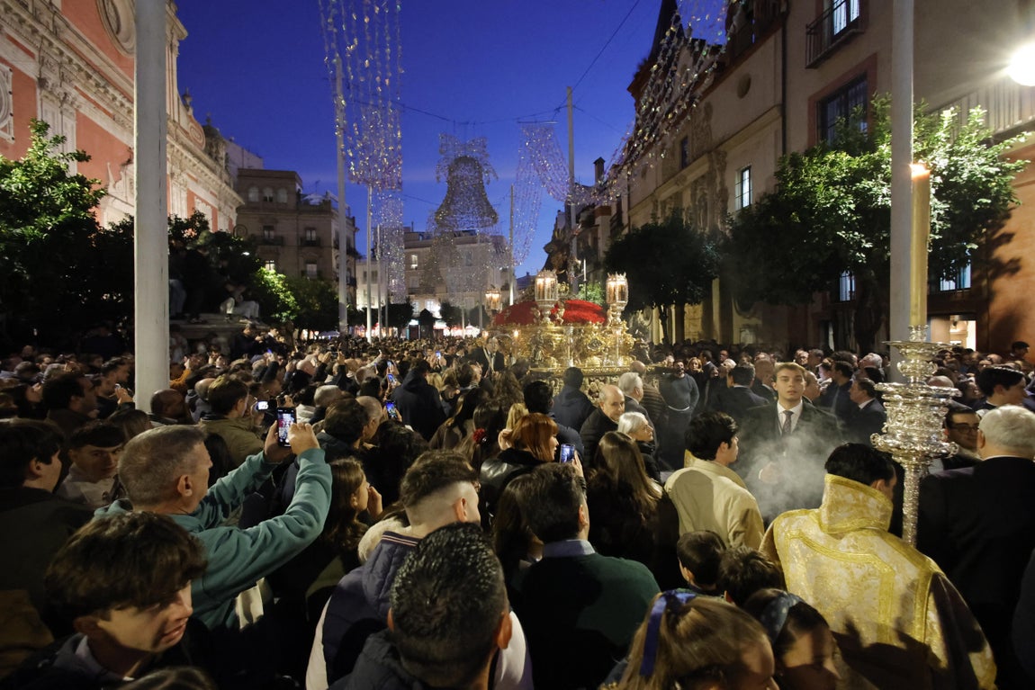 En imágenes, la salida extraordinaria del Señor de las Penas