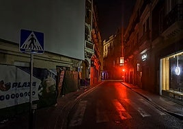 Denuncian un sabotaje en el alumbrado público que dejó 80 calles del Norte de Sevilla apagadas