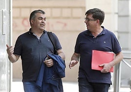 Paco Salazar vuelve a estar sentado a la derecha de Sánchez para asesorarle en la recta final de la legislatura