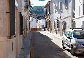 Viaje al pueblo sevillano de Paqui, la mujer de Santos Cerdán: «Robar se ha puesto de moda»