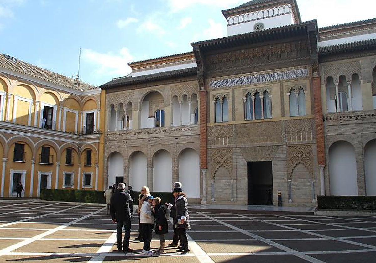 Fachada principal del Palacio Mudéjar del Real Alcázar