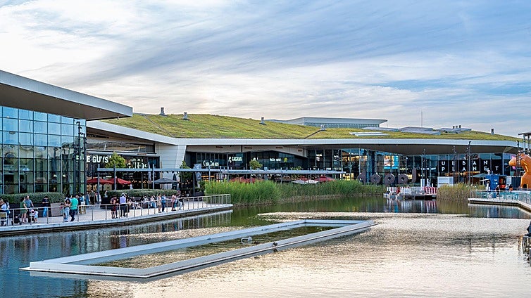 Las personas que vayan al centro comercial Lagoh este día podrán llevarse una tarjeta de 1.000 euros: así puedes participar