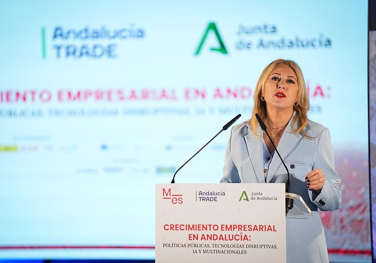 Carolina España, en la presentación de la jornada junto a Multinacionales por España