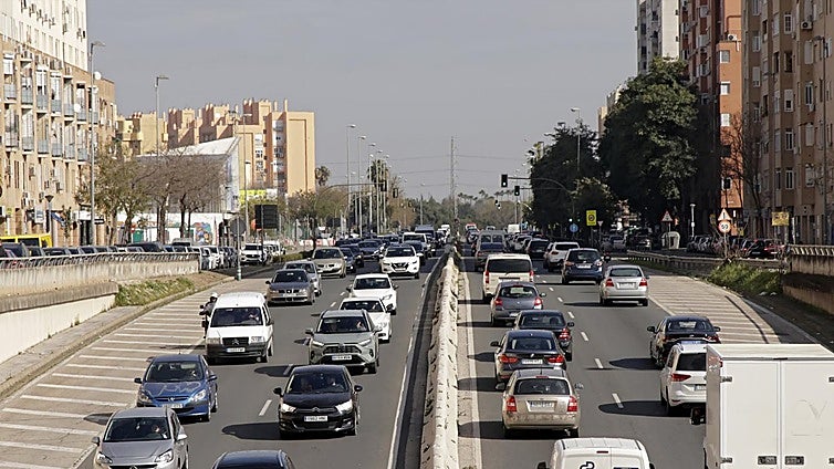 Adjudicado el estudio de reordenación para combatir las molestias del tráfico en la Ronda Urbana Norte de Sevilla