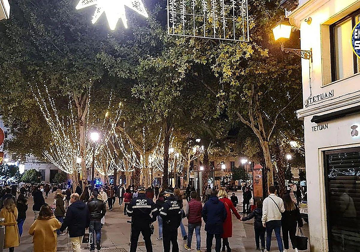 Agentes de la Policía Local en Navidad