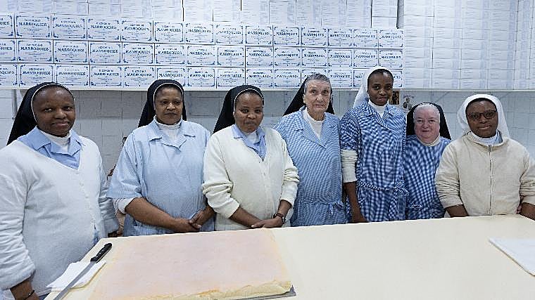 San Pedro and Concepcion de Osuna, flags of the monastery's sweets gallery