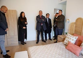 El Ayuntamiento de Sevilla entrega las llaves de la promoción de 125 VPO de Entreolivos y Bellavista