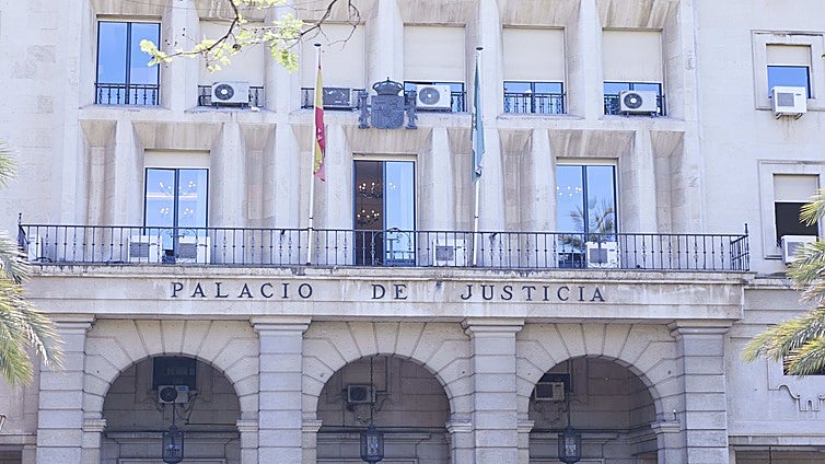 A juicio por violar a una joven tras recogerla de una discoteca haciéndose pasar por un taxista 'pirata'