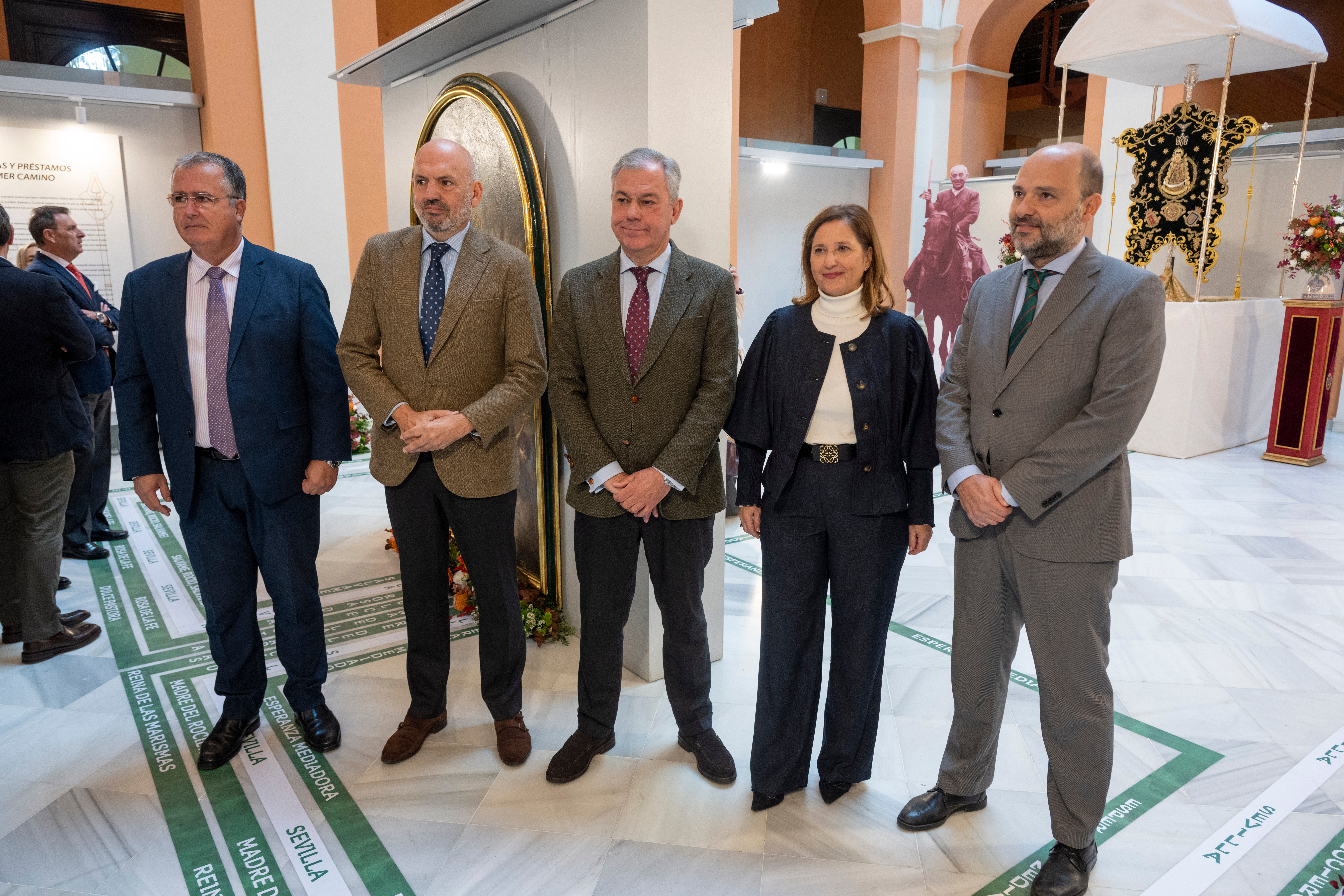 La exposición del Rocío de Sevilla en el Ayuntamiento, en imágenes