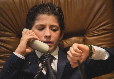 Lopera 'salva' la Navidad en Bormujos: «Necesito 800 millones de caramelos en veinticinco minutos»