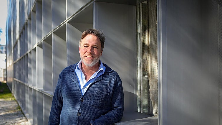 Stefan Mathesius, analista financiero: «Me robaron el primer día que llegué a Sevilla pero me enamoré de la ciudad y me quedé»