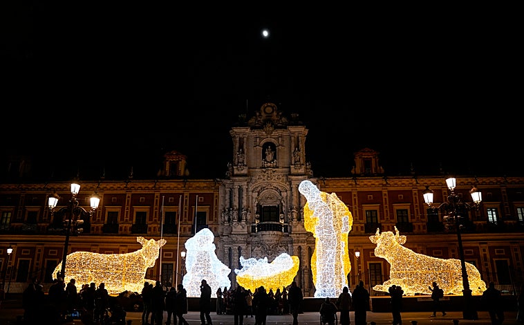 Imagen principal - Divagando por la ciudad de las chorreras luminosas