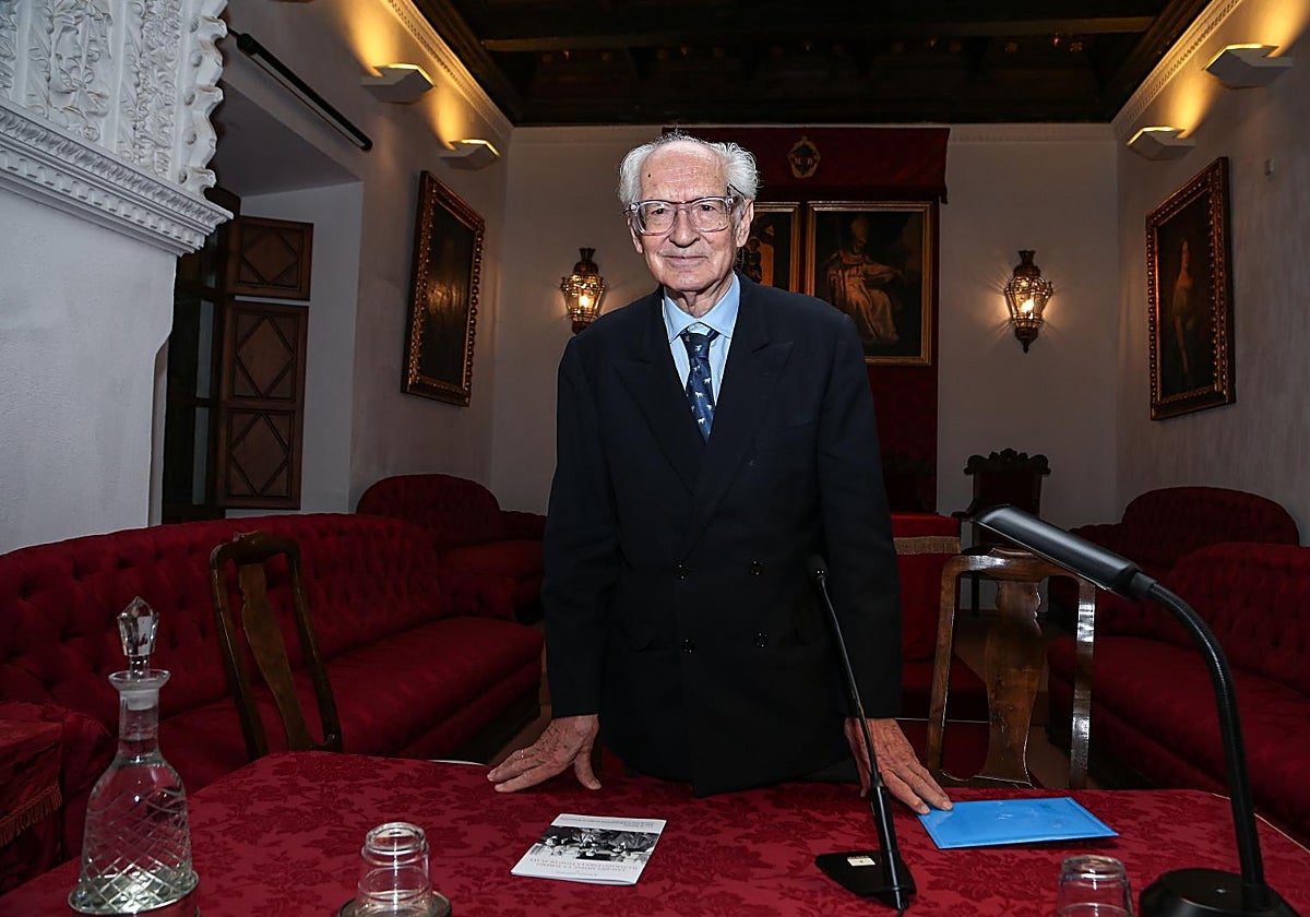 Andrés Amorós, en la Real Academia Sevillana de Buenas Letras