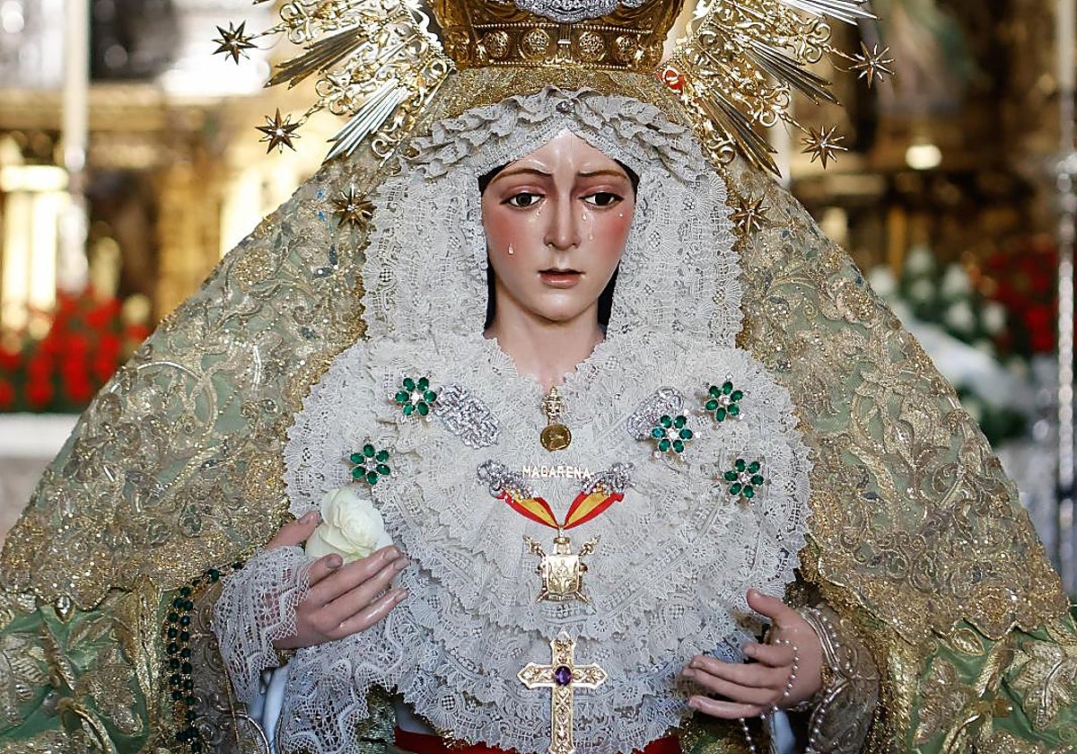 La Virgen de la Esperanza Macarena en la vuelta al culto tras la restauración de Pedro Manzano
