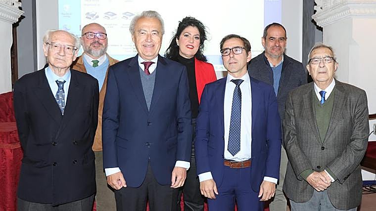 Los ponentes del ciclo sobre Sánchez Mejías