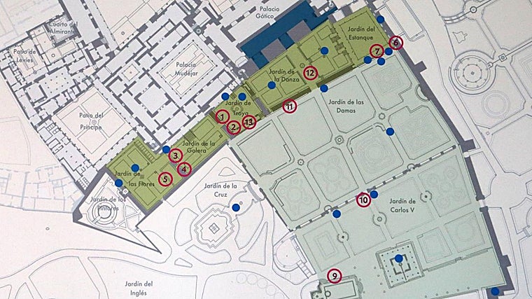 Map of the Alcazar with the location of each of the paintings in the exhibition (in red)