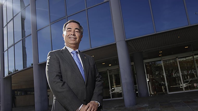 Fernando Fernández Cabezuelo, hermano mayor de la Macarena