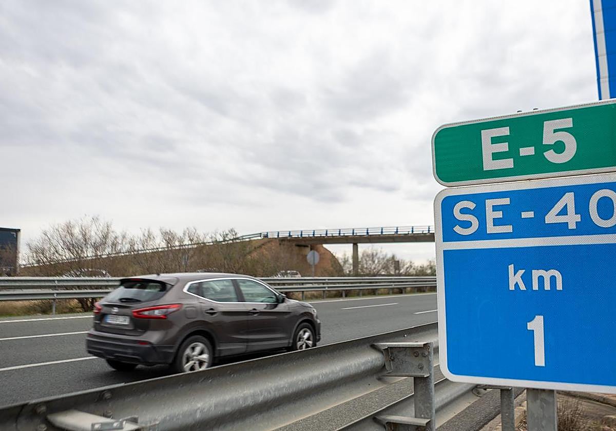 El kilómetro 1 de la SE-40 está en el tramo La Rinconada-Alcalá de Guadaíra, que se inauguró hace ahora 15 años