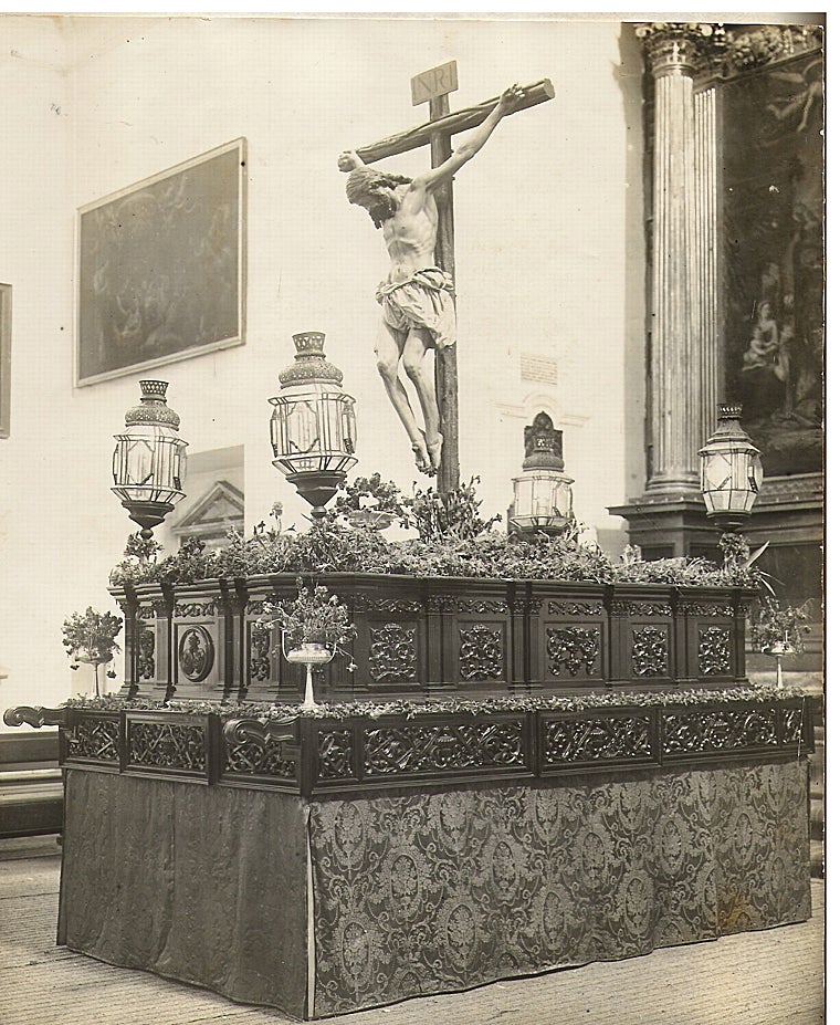 Primeira saída do passo Cristo de la Buena Muerte.