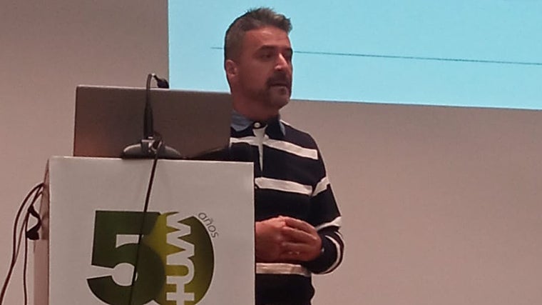 José Manuel actua na Virgen Macarena