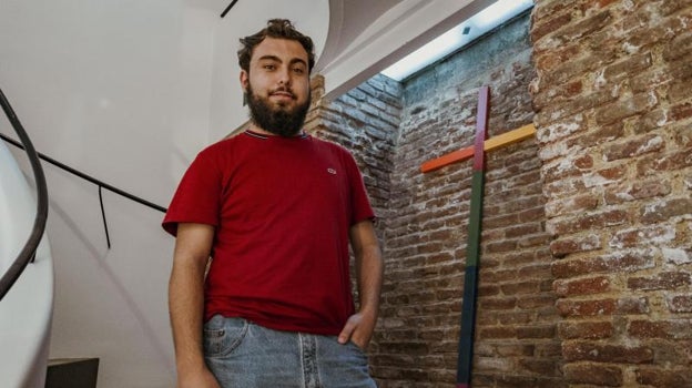 Juancho es un joven cristiano LGTB de 21 años