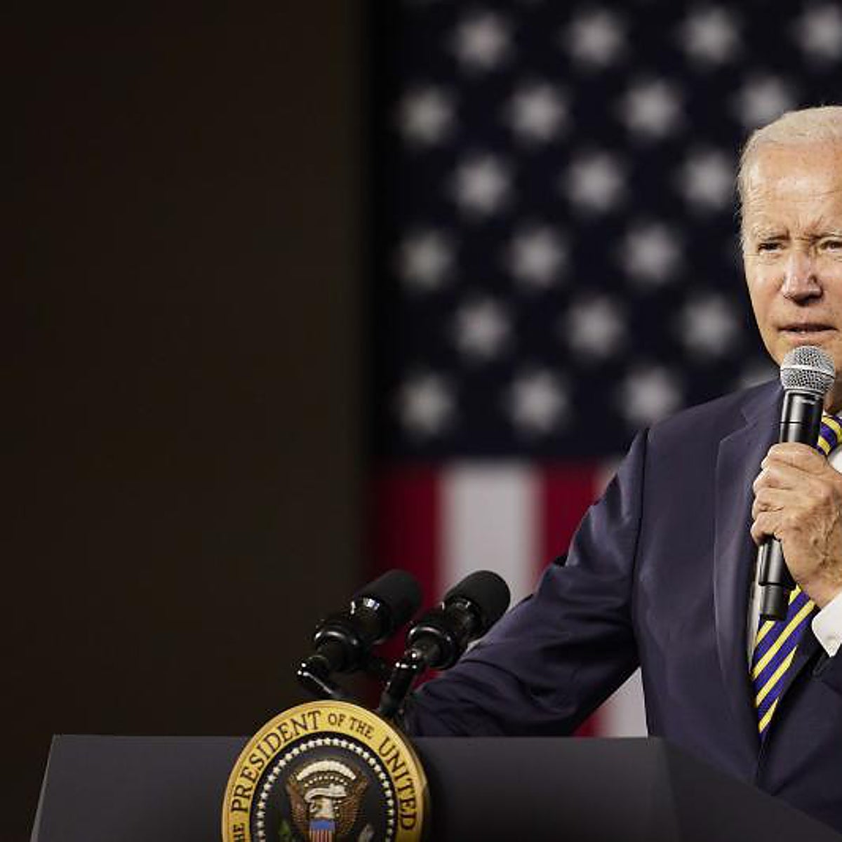 Biden dicta un decreto para facilitar abortos en EE.UU.