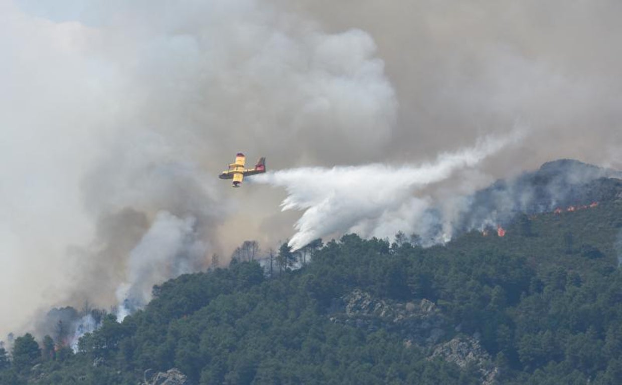 El incendio en Las Hurdes (Extremadura) ha arrasado ya unas 3.000 hectáreas