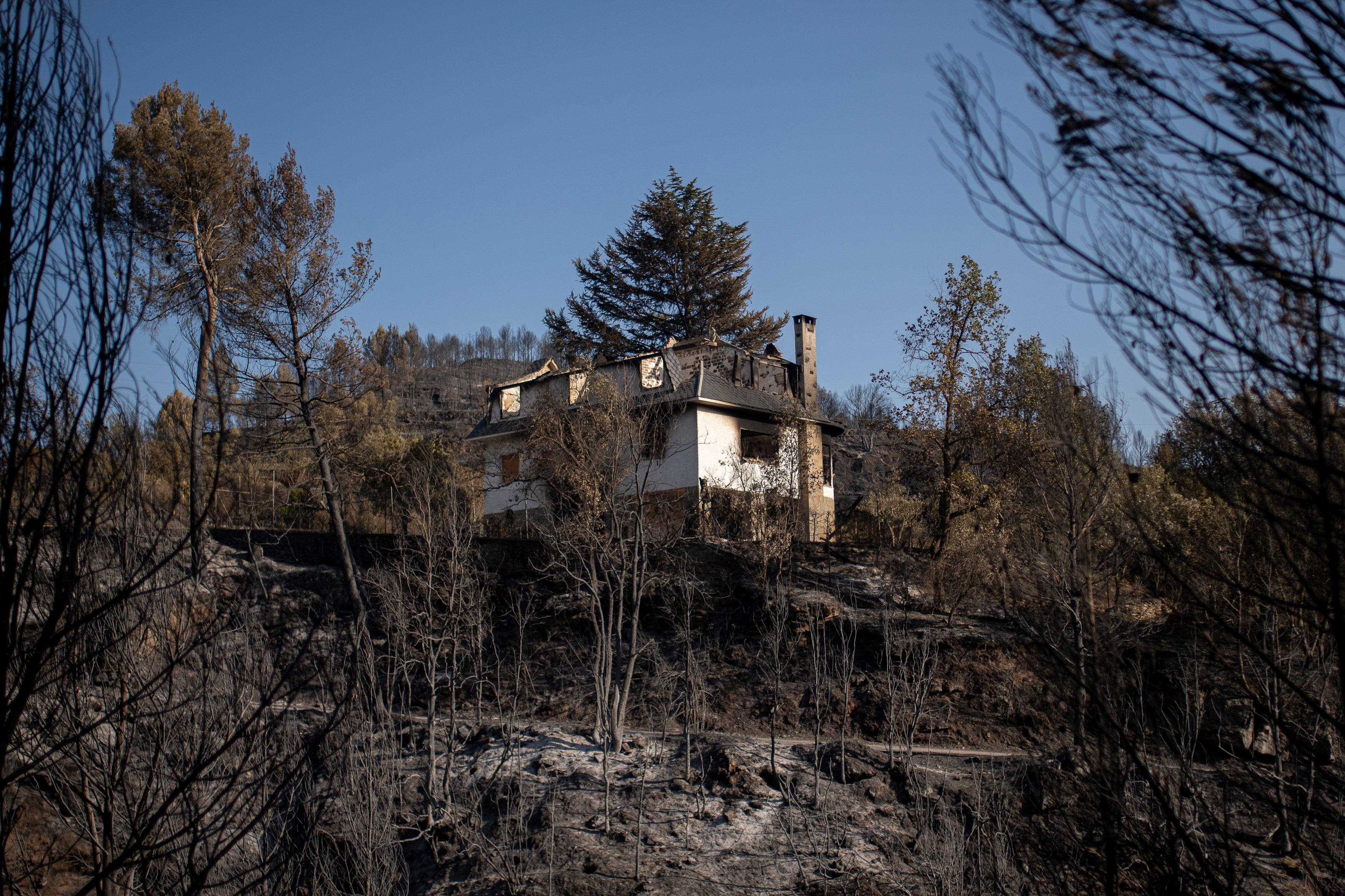 Vivienda afectada por el fuego, en la urbanización de River Park en Pont de Vilomara, Barcelona