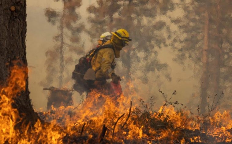 El gigantesco incendio forestal cercano a Yosemite sigue imparable