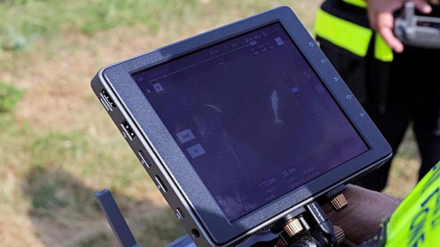 Un amplio equipo monitorea el estado del animal con el objetivo de salvar su vida