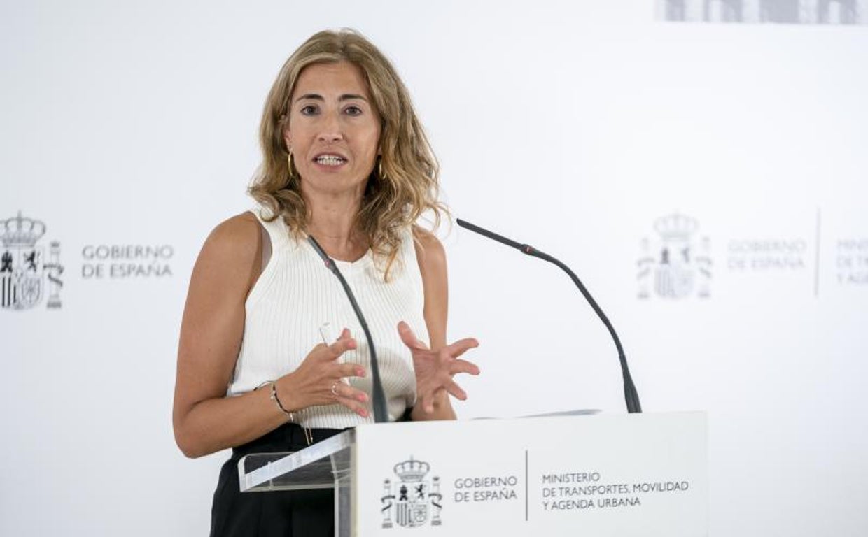 La ministra de Transportes, Movilidad y Agenda Urbana, Raquel Sánchez, en una comparecencia en el Ministerio