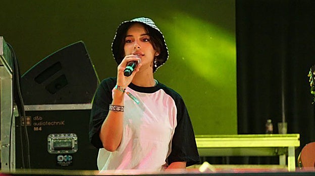 Miss Raissa actuando en el festival Ribera Sound de Navarra