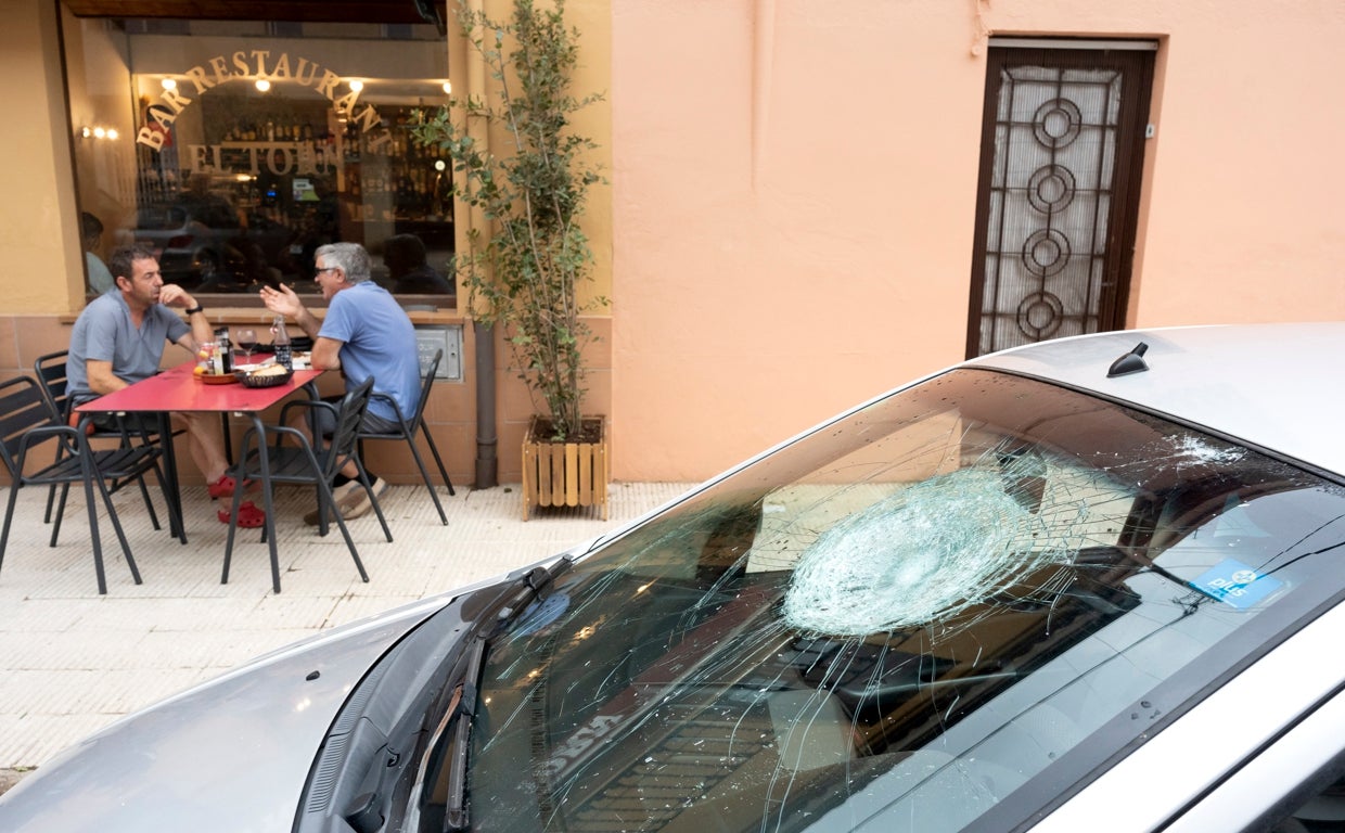 La granizada sorprendió a toda la localidad de la Bisbal de l'Empordà (Gerona)