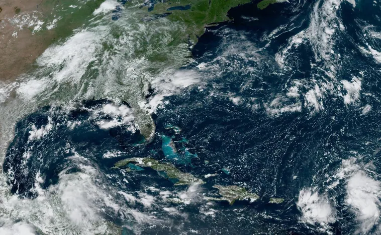 Estas son las posibles trayectorias del huracán Danielle que amenaza a España