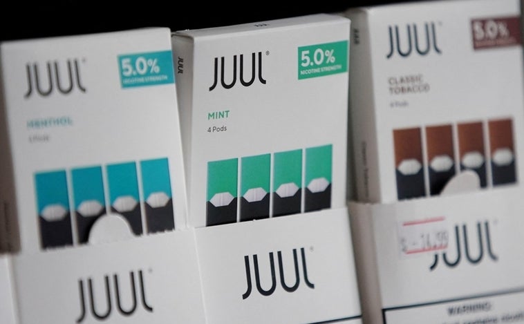 Los cigarrillos electrónicos de Juul pagarán más de 442 millones de euros para investigar su publicidad en menores