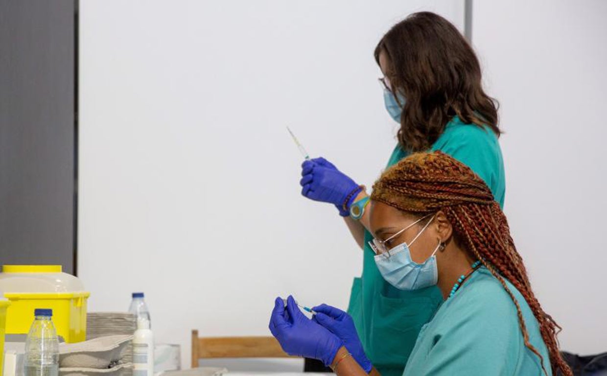 La enfermería, «piedra angular» de la campaña de vacunación