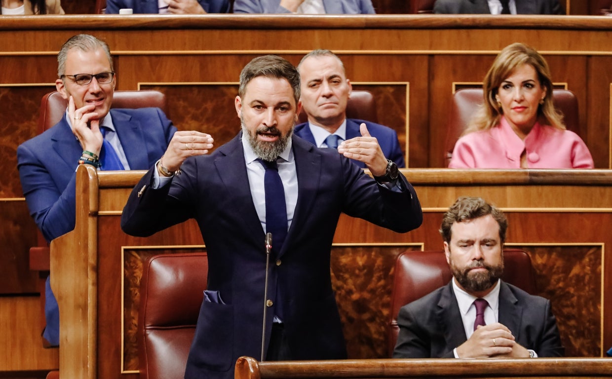 El líder de Vox, Santiago Abascal, anunció que interpondrían acciones legales contra Irene Montero