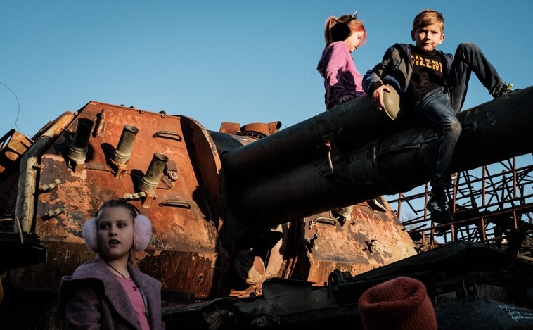 El coste de la guerra en los niños: Rusia, 2,8 millones de pobres más; Ucrania, medio millón