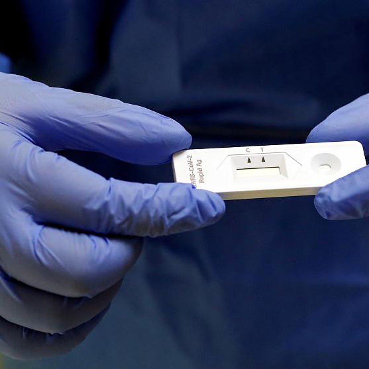 Europa advierte que la nueva variante de Ómicron aumentará los casos de Covid-19