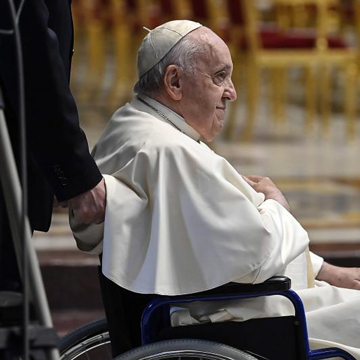 El Papa inicia viaje a Baréin para apoyar las tímidas aperturas en este país e impulsar el diálogo con los musulmanes