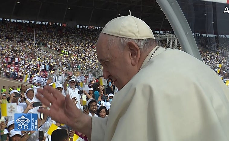Más de 30.000 personas acuden a la misa del Papa Francisco en Baréin