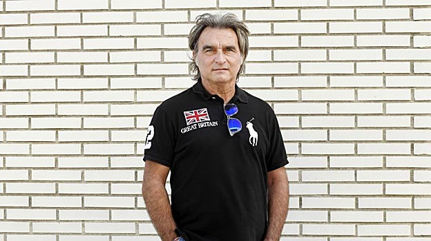 Ángel Soriano, que sufrió dos ictus, posa para ABC