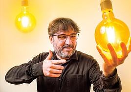 Así es el rey Carlos en la intimidad: Hablan amigos, empleados... y no siempre bien