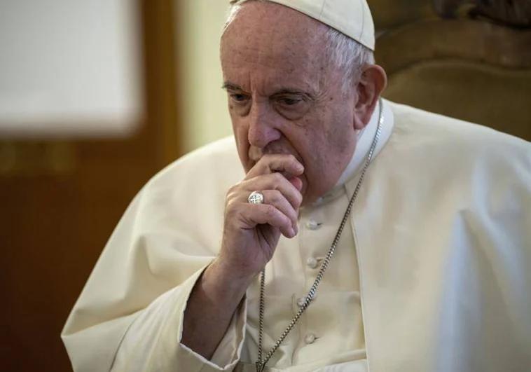 El Papa llama por teléfono a un hombre que acaba de perder a su mujer durante el parto de sus gemelos