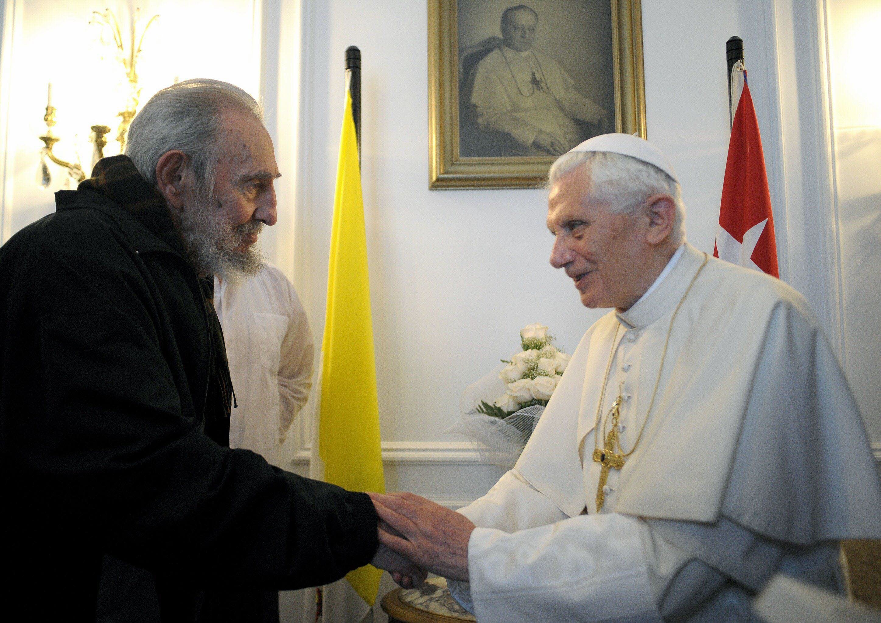El Papa Benedicto XVI se reunió con el líder cubano Fidel Castro el 28 de marzo de 2012 en La Habana.
