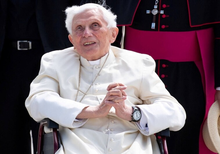 El Vaticano tranquiliza con el nuevo parte médico de Benedicto XVI